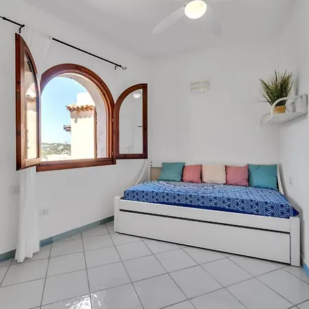Attico Con Terrazzo Panoramico アパート